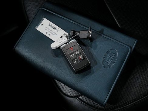 Used 2020 Land Rover Range Rover HSE image 21