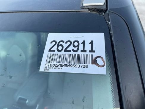 Certified 2022 Toyota Highlander XLE image 25