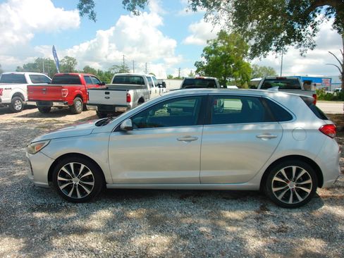 Used 2019 Hyundai Elantra GT FWD image 8