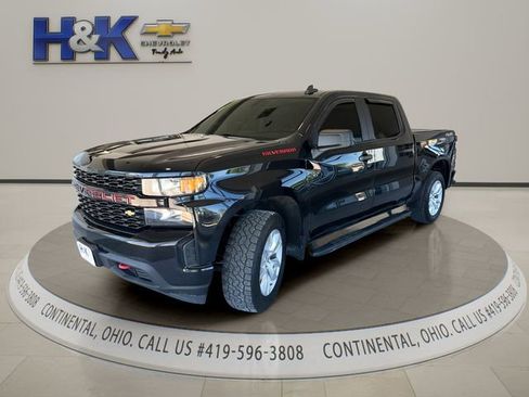 Used 2020 Chevrolet Silverado 1500 Custom w/ Custom 2.7L Value Package AWD/4WD image 3