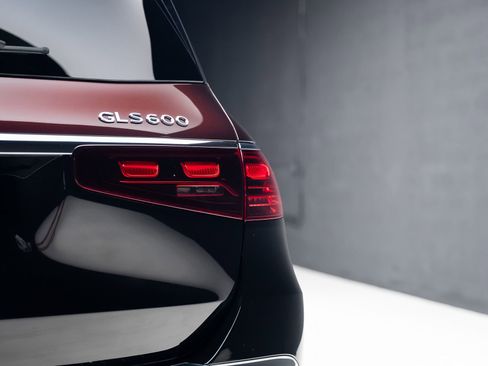 Used 2024 Mercedes-Benz Maybach GLS 600 4MATIC image 29