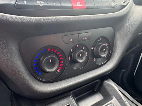 Used 2021 RAM ProMaster City Tradesman image 17