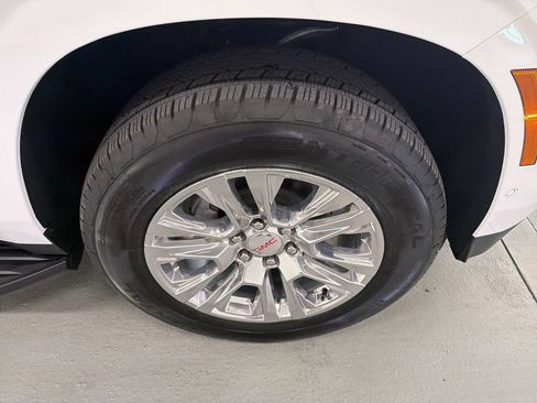 New 2026 GMC Yukon Denali w/ LPO, Floor Liner Package RWD image 4