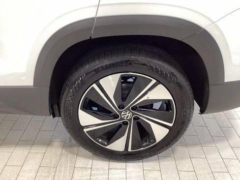 Used 2024 Volkswagen Taos SE AWD/4WD image 21