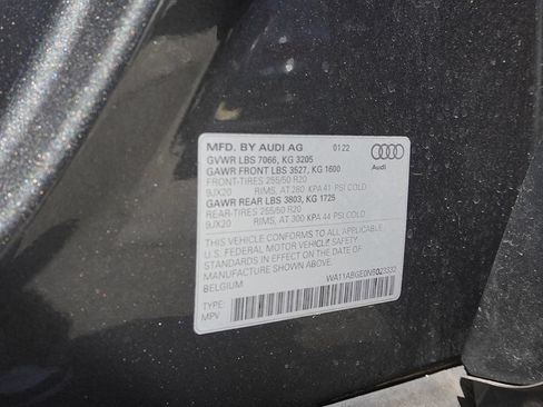 Used 2022 Audi e-tron Premium w/ Convenience Plus Package AWD/4WD image 60