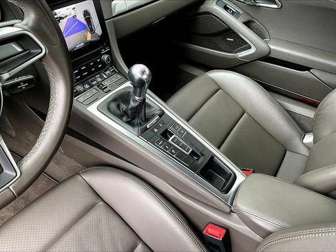 Used 2018 Porsche 911 Carrera RWD image 17