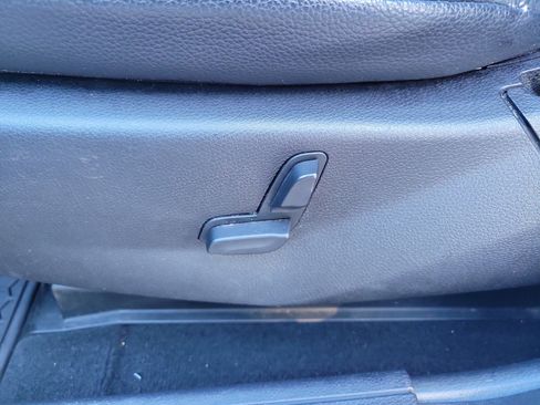 Used 2013 Mercedes-Benz GLK 350 4MATIC image 24