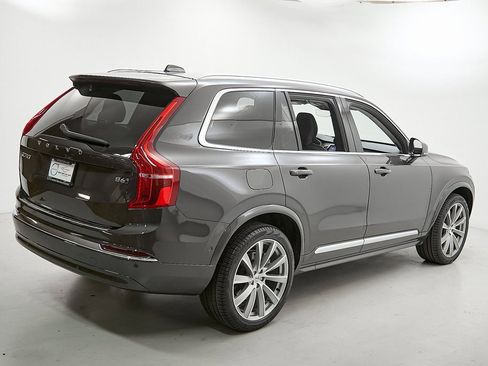Certified 2023 Volvo XC90 B6 Ultimate w/ Lounge Package image 9