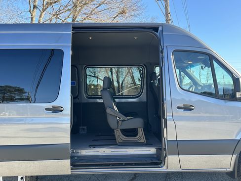 Used 2023 Mercedes-Benz Sprinter 144 Cargo image 17