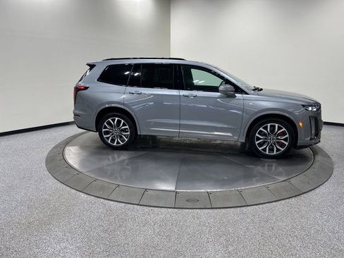 Used 2024 Cadillac XT6 Sport image 4