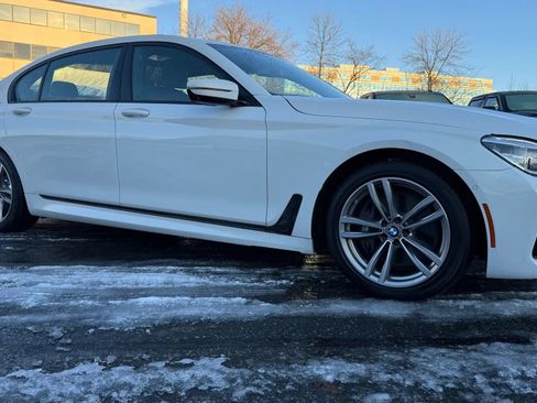 Used 2016 BMW 750i xDrive image 12
