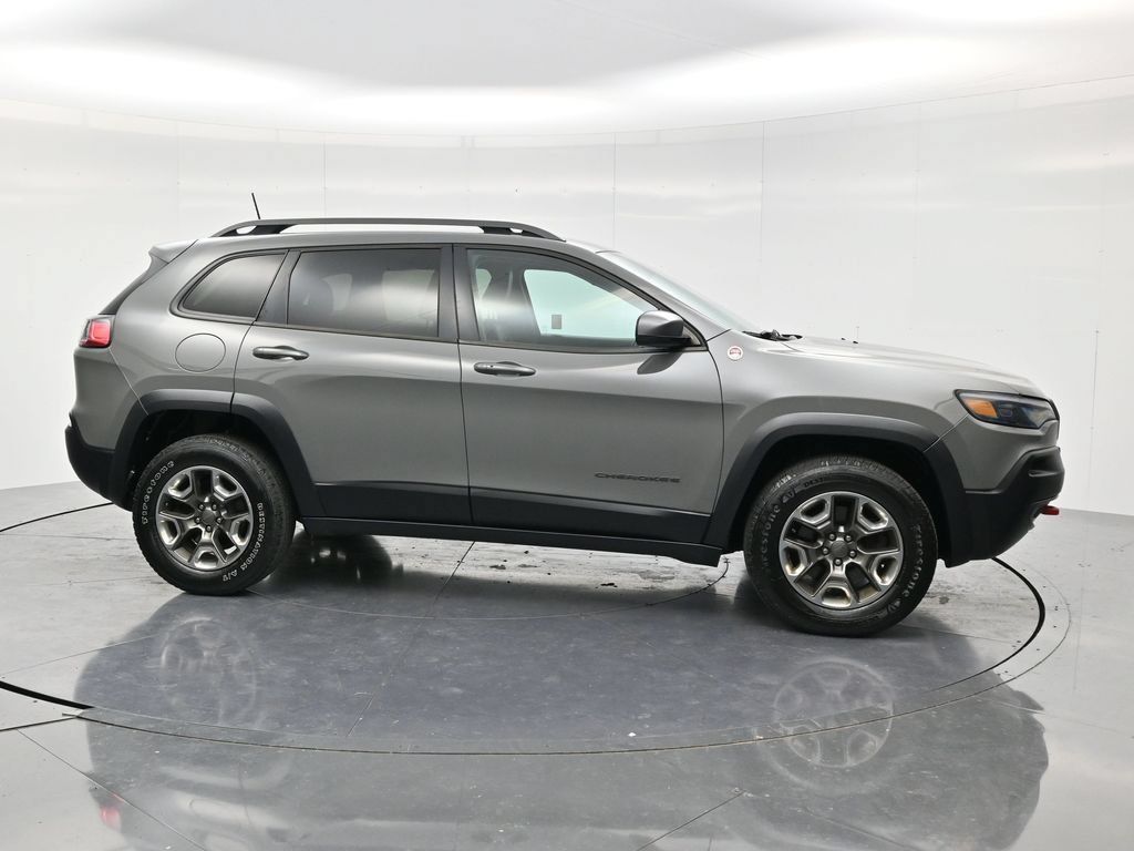 Used 2019 Jeep Cherokee Trailhawk w/ Cold Weather Group AWD/4WD image 4