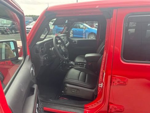 Used 2026 Jeep Wrangler Unlimited Rubicon w/ Safety Group AWD/4WD image 6