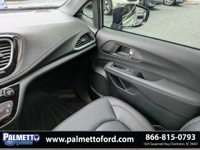 Used 2026 Chrysler Pacifica Select w/ S Appearance Package FWD image 17