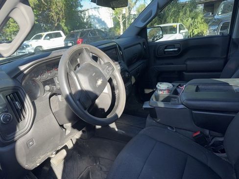 Used 2022 Chevrolet Silverado 1500 Custom image 3