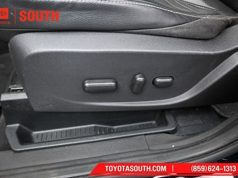Used 2017 Ford Escape SE w/ Equipment Group 201A AWD/4WD image 21