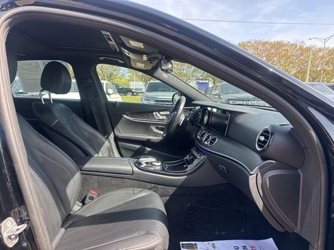 Used 2017 Mercedes-Benz E 300 4MATIC image 15