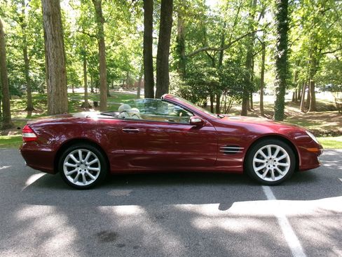 Used 2007 Mercedes-Benz SL 550 w/ Premium Pkg I image 10