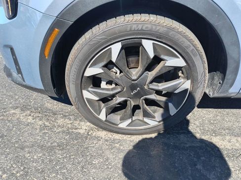 Used 2025 Kia Sorento EX image 8