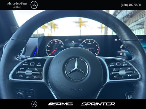 Used 2022 Mercedes-Benz GLB 250 image 25