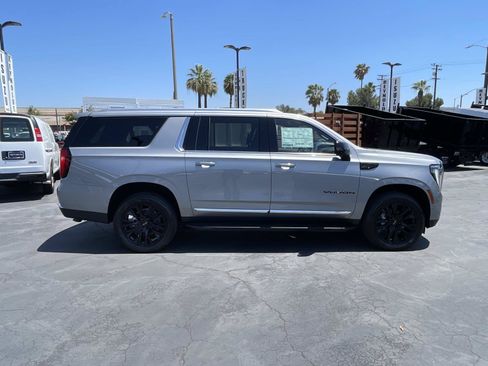 New 2026 GMC Yukon XL Elevation w/ Elevation Premium Package AWD/4WD image 4