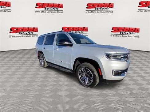 Used 2025 Jeep Wagoneer Series II image 3