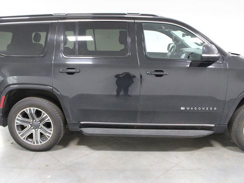 Used 2024 Jeep Wagoneer Series II image 11