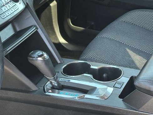 Used 2017 Chevrolet Equinox LT w/ Convenience Package image 16