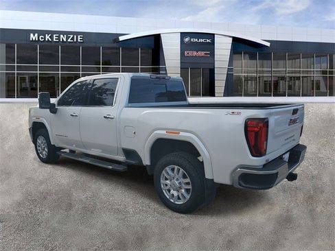 Used 2022 GMC Sierra 2500 SLT w/ SLT Premium Package image 3