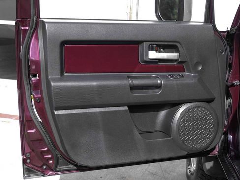 Used 2007 Toyota FJ Cruiser 4WD image 36