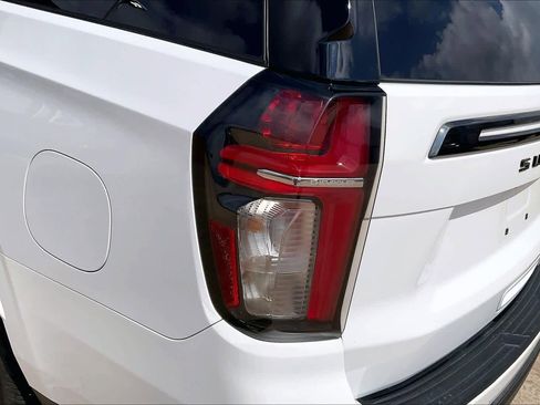 Used 2022 Chevrolet Suburban RST w/ Luxury Package image 28