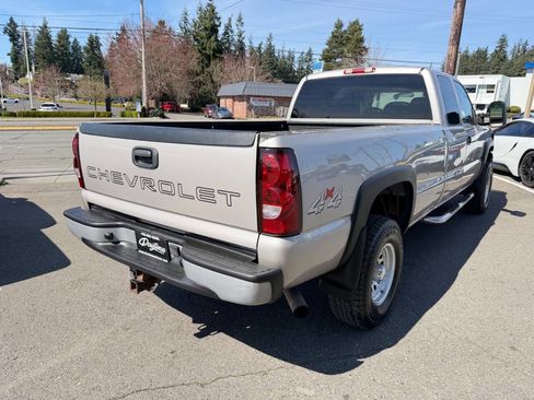 Used 2004 Chevrolet Silverado 2500 W/T w/ Heavy-Duty Power Package AWD/4WD image 8