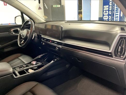 Used 2025 Kia Sorento EX AWD/4WD image 14
