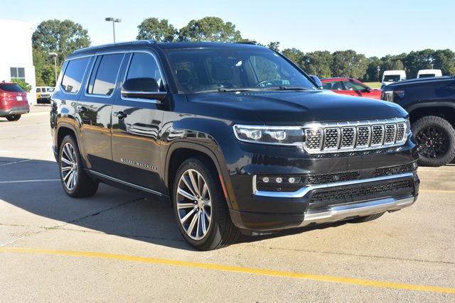 Used 2023 Jeep Grand Wagoneer Series II AWD/4WD image 3
