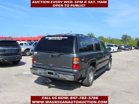 Used 2000 Chevrolet Suburban LT w/ LT Preferred Equipment Group AWD/4WD image 4