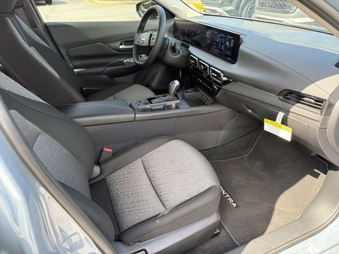 Used 2026 Nissan Sentra SV w/ SV Convenience Package FWD image 15