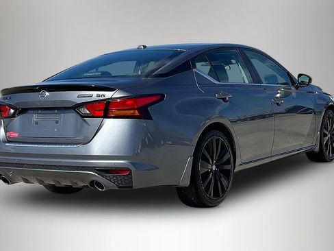 Used 2022 Nissan Altima 2.5 SR w/ Midnight Edition Package image 5