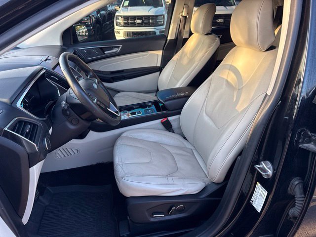 Used 2019 Ford Edge Titanium w/ Equipment Group 301A FWD image 10