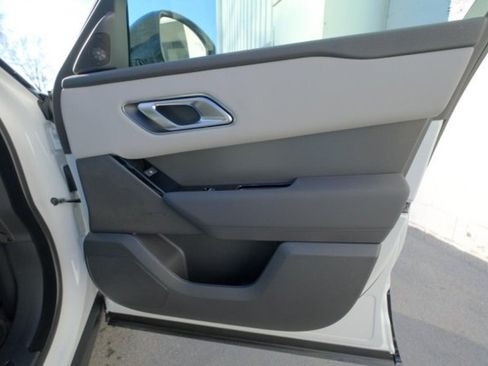 Used 2025 Land Rover Range Rover Velar Dynamic SE AWD/4WD image 18