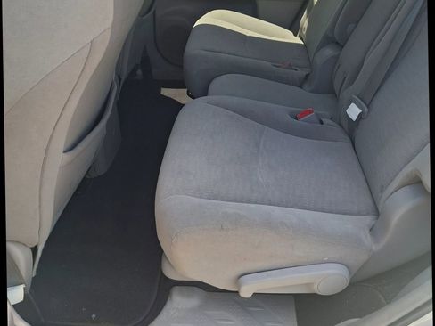 Used 2012 Toyota Highlander FWD w/ Tech Pkg image 8