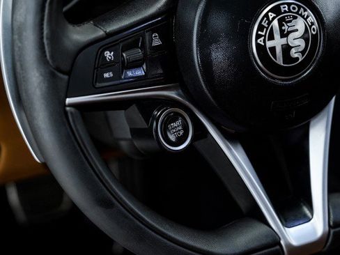 Used 2018 Alfa Romeo Giulia SPORT AWD DRIVER ASSIST DYNAMI image 18