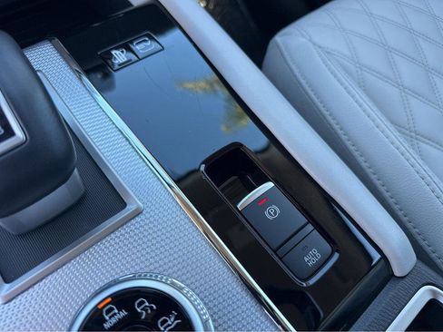 Used 2023 Mitsubishi Outlander SEL image 29