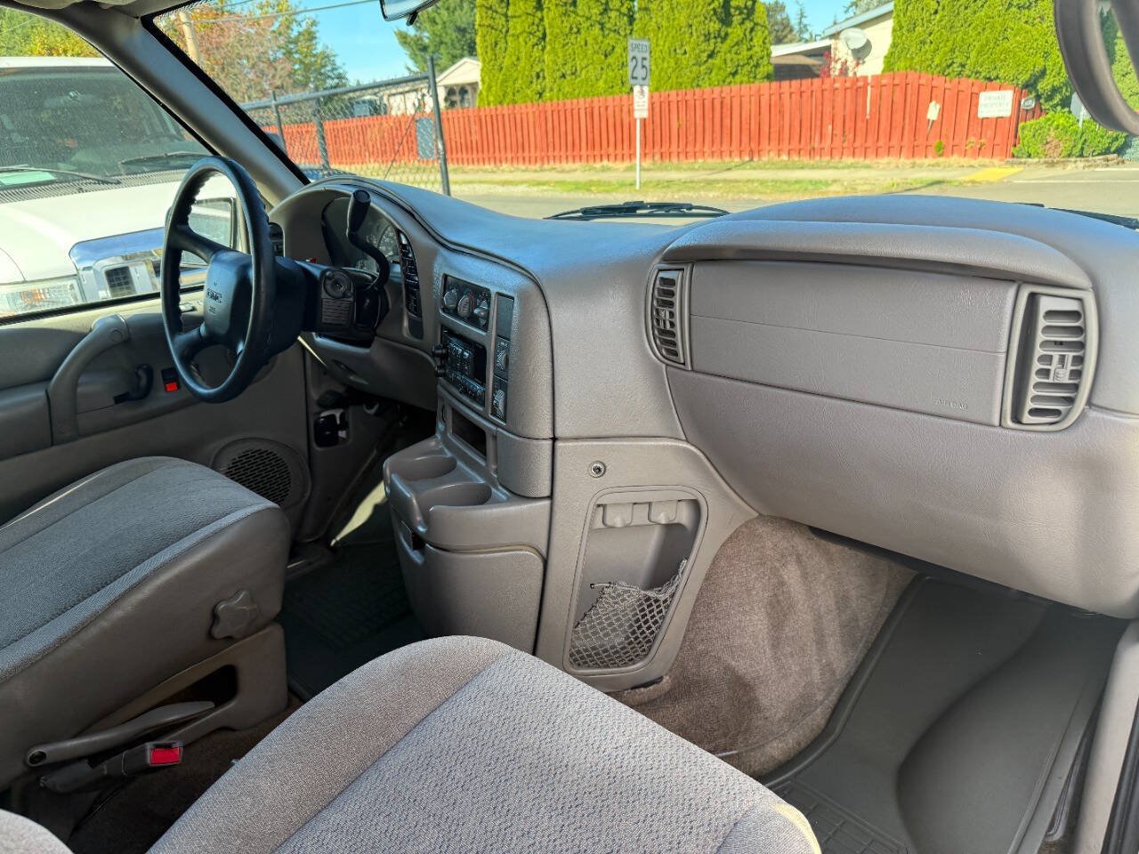 Used 2004 GMC Safari Passenger RWD image 17