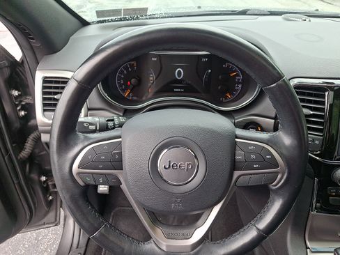 Used 2021 Jeep Grand Cherokee Laredo X AWD/4WD image 20