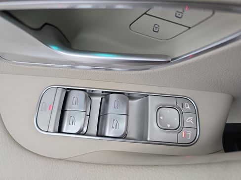 Used 2023 Mercedes-Benz GLE 350 4MATIC w/ AMG Line Exterior image 28