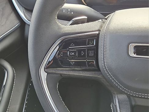 Used 2023 Jeep Grand Cherokee Overland w/ Luxury Tech Group IV image 22