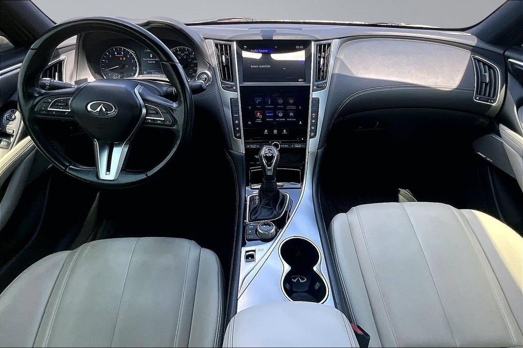 Used 2018 INFINITI Q60 3.0t Luxe RWD image 15