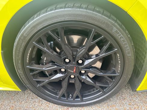 Used 2023 Chevrolet Corvette Stingray Premium Conv w/ Z51 Performance Package image 4