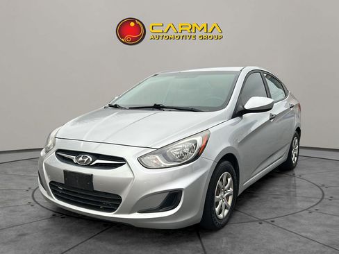 Used 2012 Hyundai Accent GLS image 1
