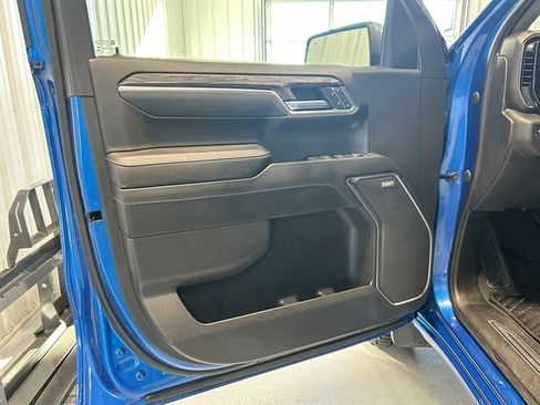 Used 2022 Chevrolet Silverado 1500 LTZ w/ Z71 Off-Road Package image 9